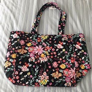 Vera Bradley Grand Tote 2.0 in Tangerine Twist. NWT